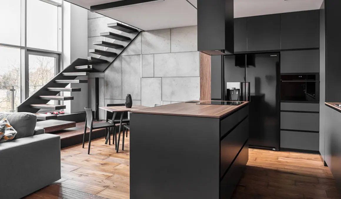 Un loft à la déco moderne en noir
