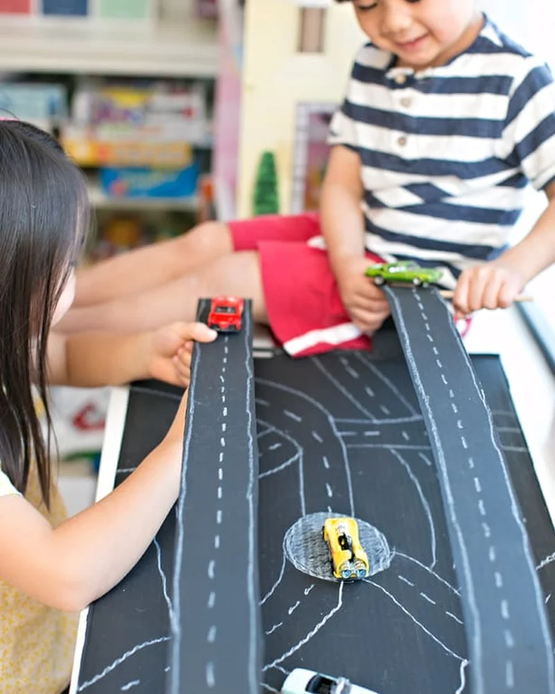 circuit voiture carton ardoise diy