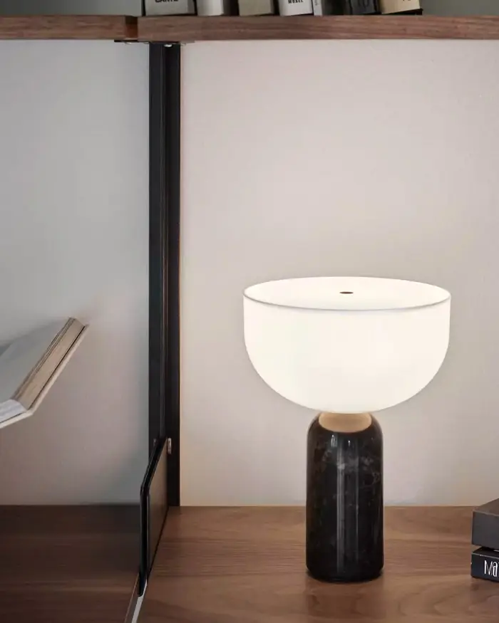 lampe pied marbre noir