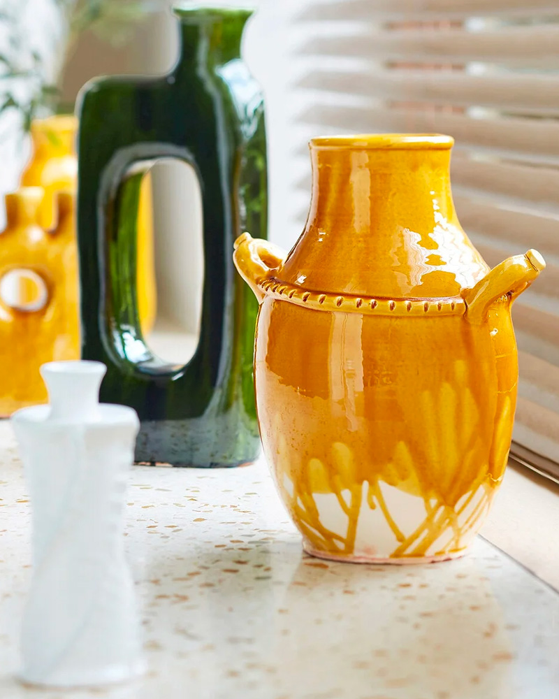 vase jaune