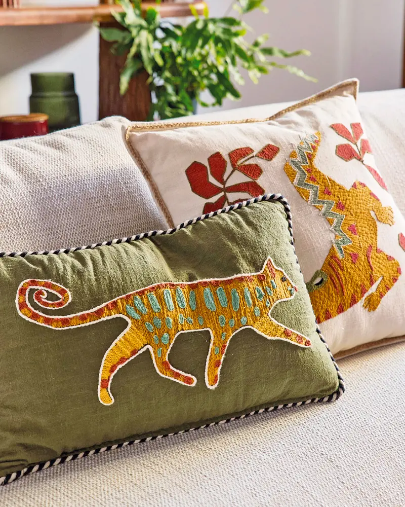 coussin tigre vert kaki
