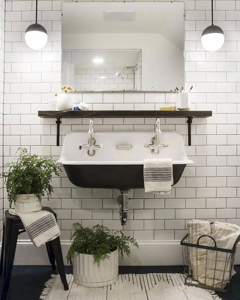 éclairage deco petite salle de bain