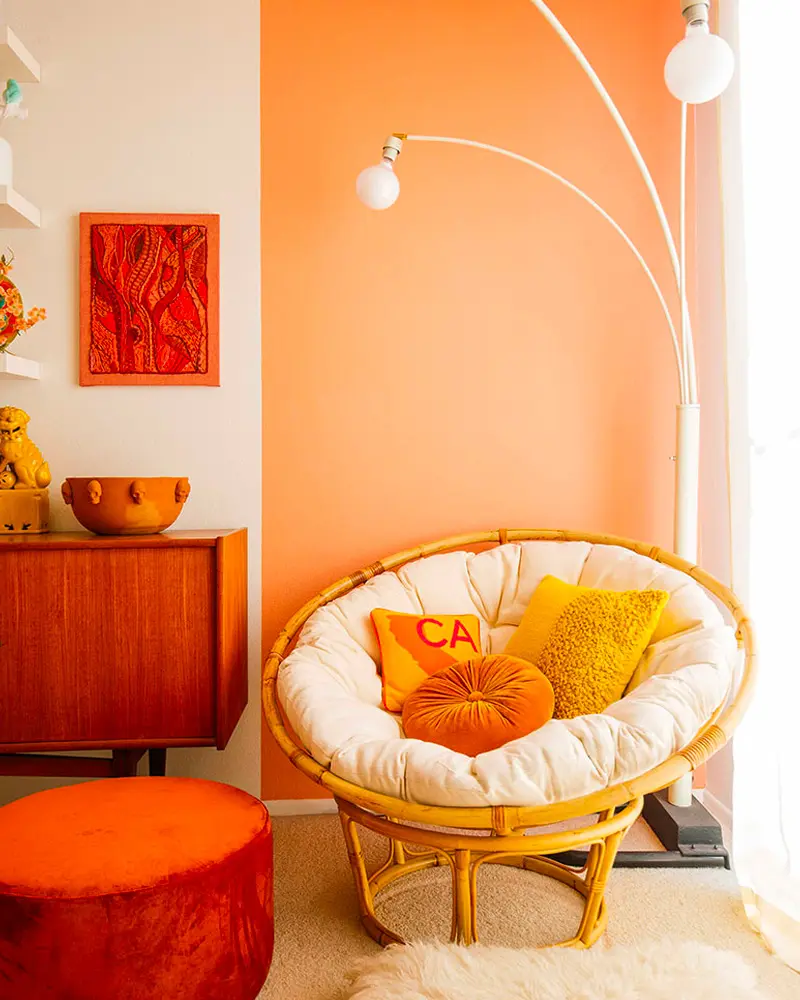 deco salon vintage orange rotin