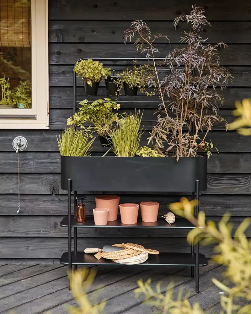 jardiniere metal noir sur pied