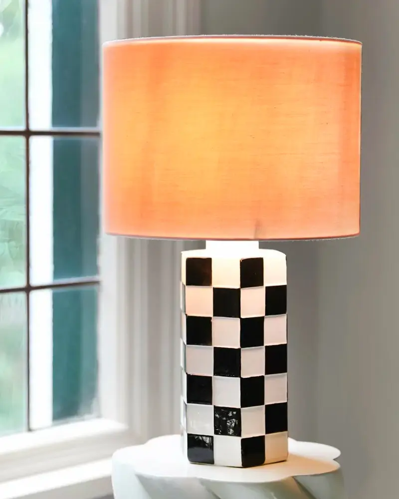 lampe damier noir blanc