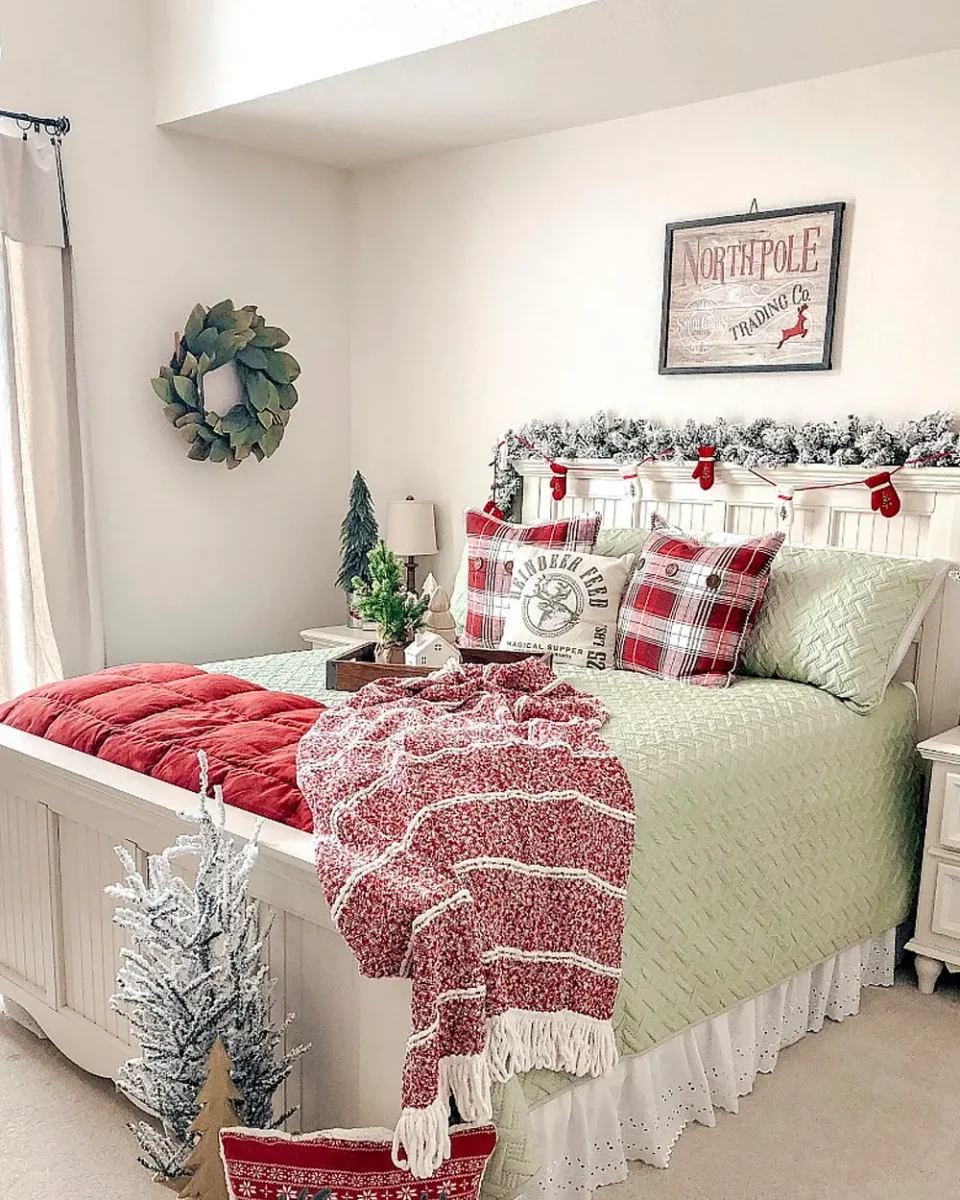 deco chambre campagne noel rouge blanc