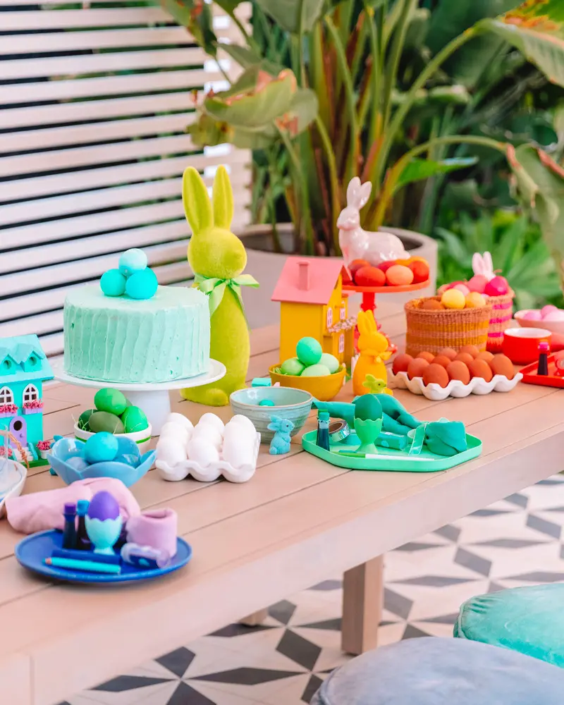 deco table paques enfant coloree
