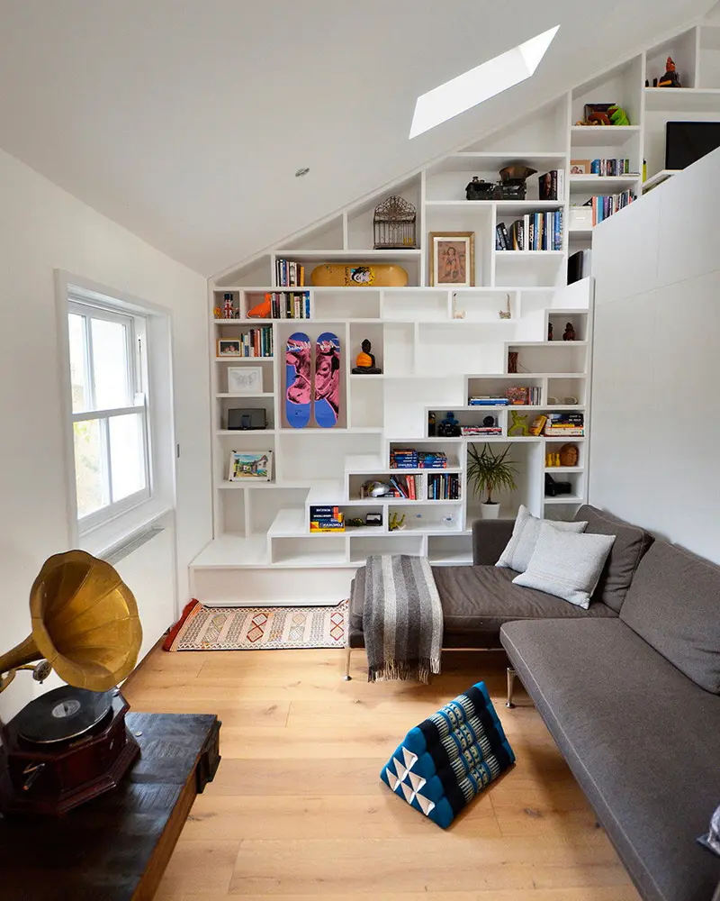 amenager bibliotheque sous escalier