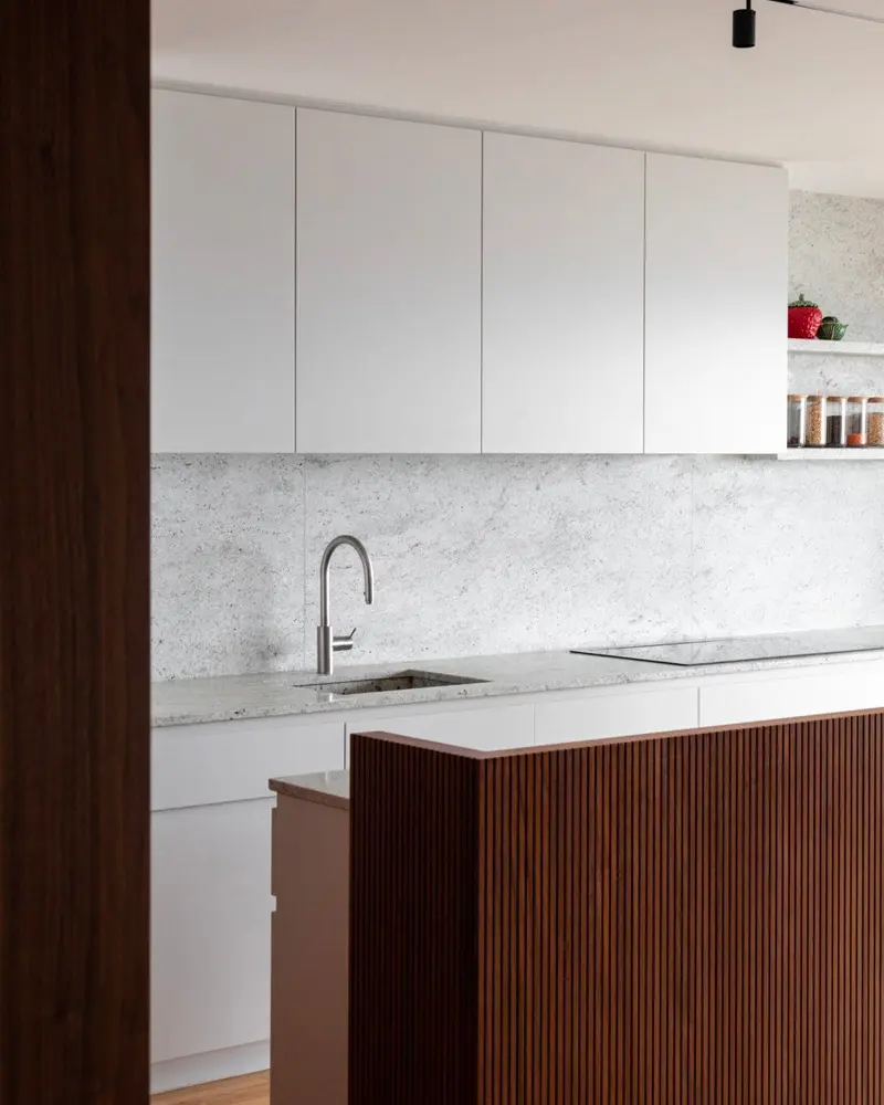 deco appartement moderne marbre bois cuisine