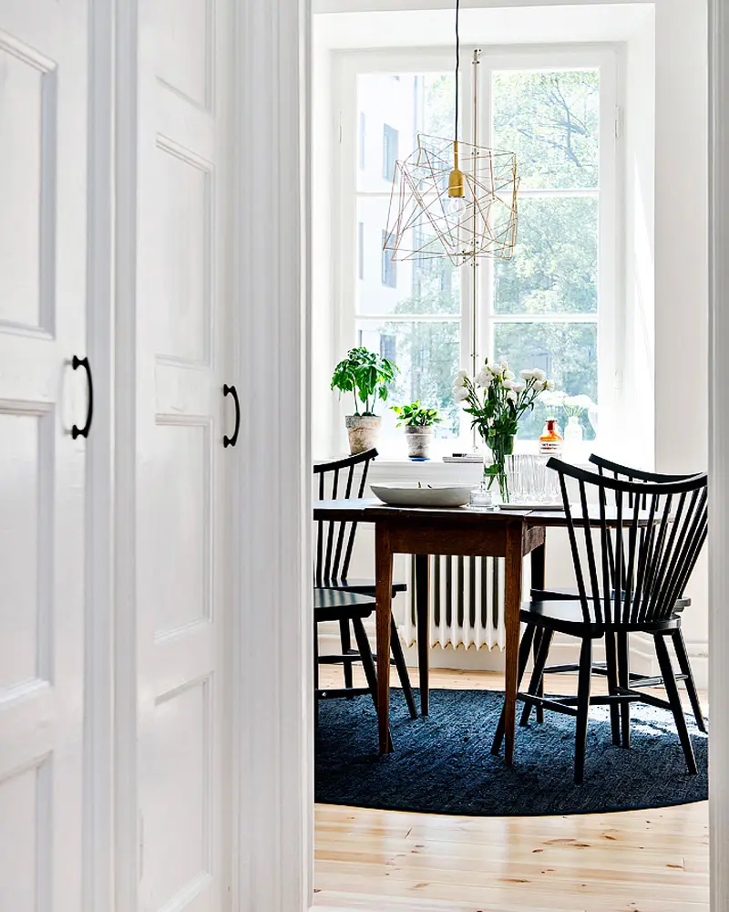 deco appartement scandinave vintage noir blanc salle a manger