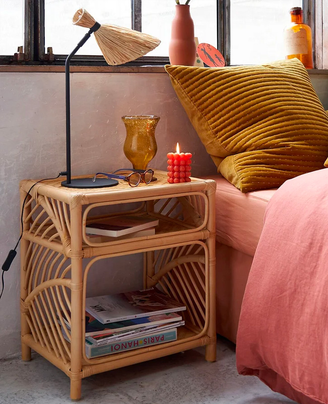 table chevet rotin