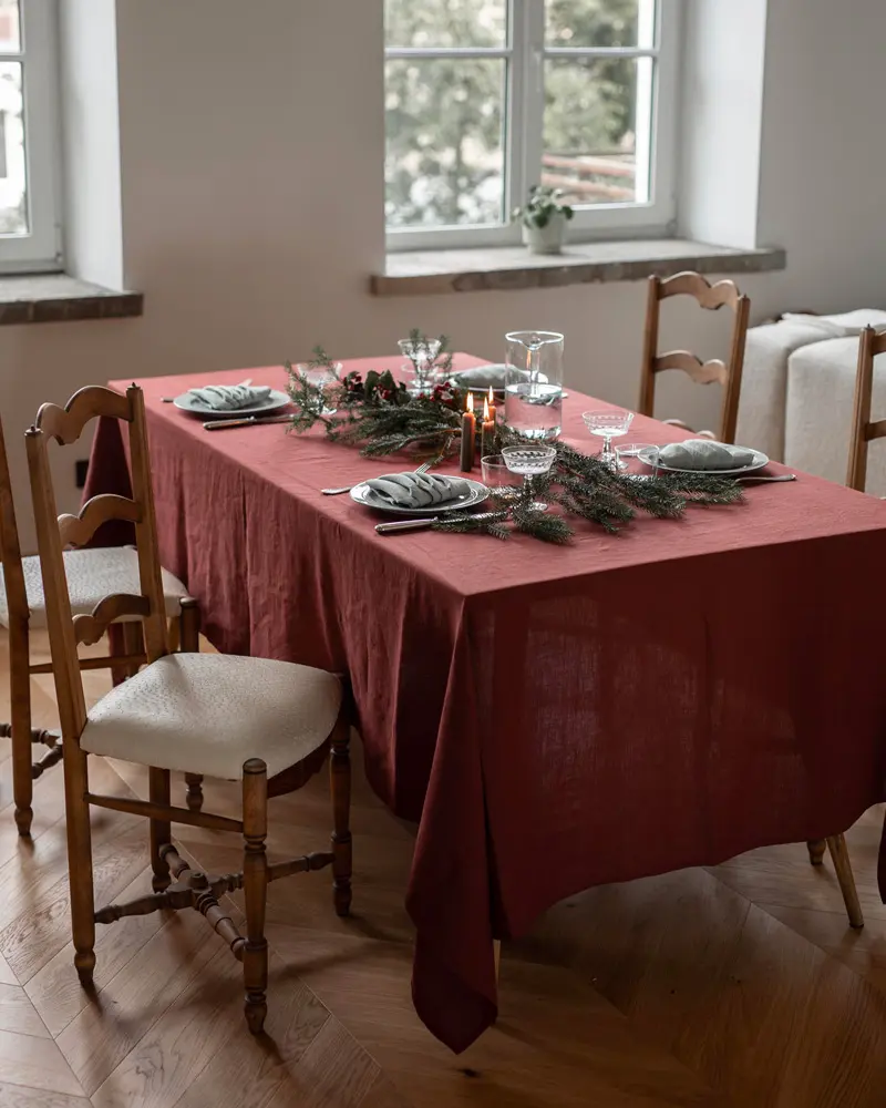nappe bordeaux deco salle a manger