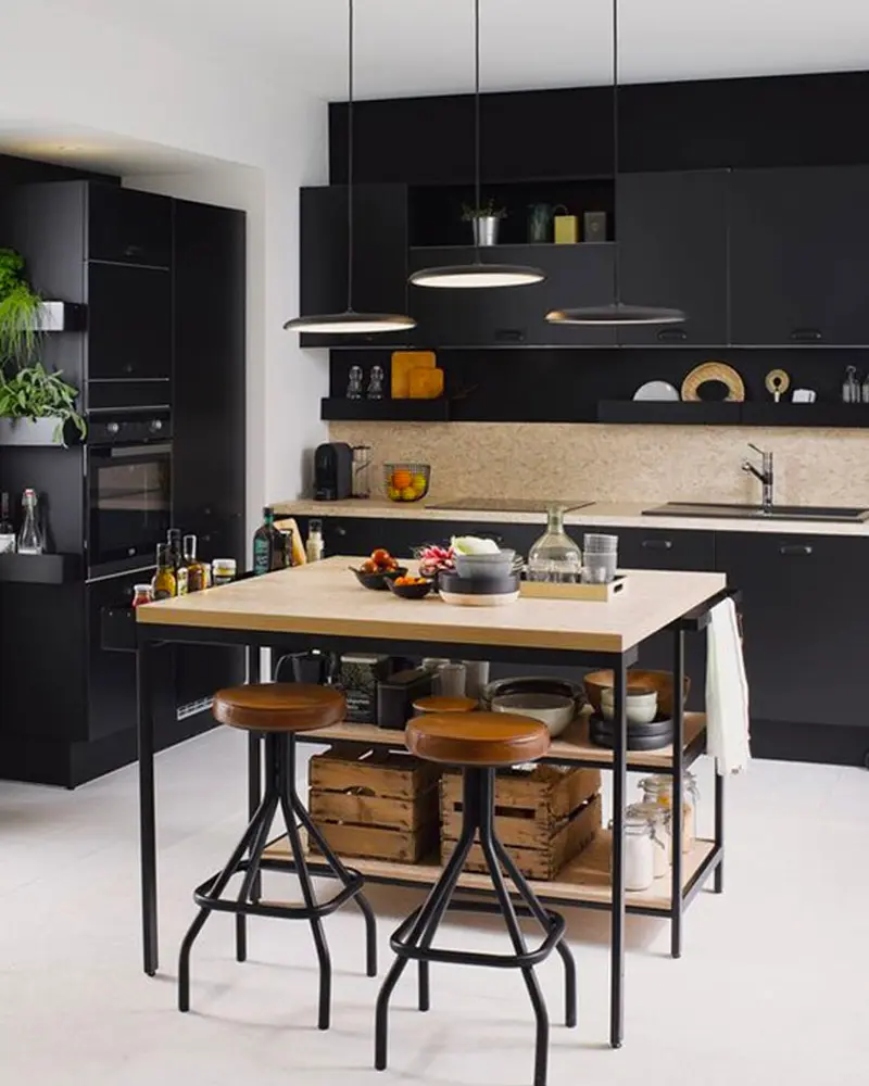 deco cuisine noire industrielle bois clair