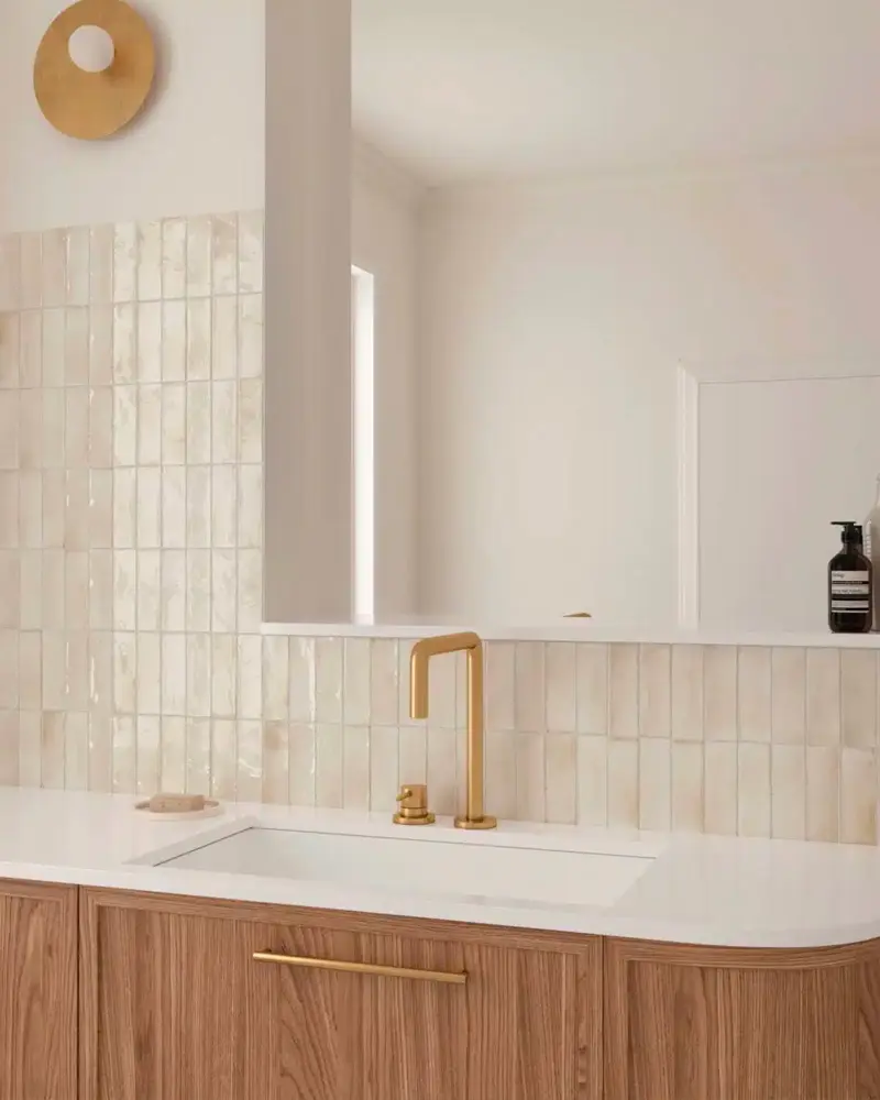 deco salle de bain chic carrelage zellige beige
