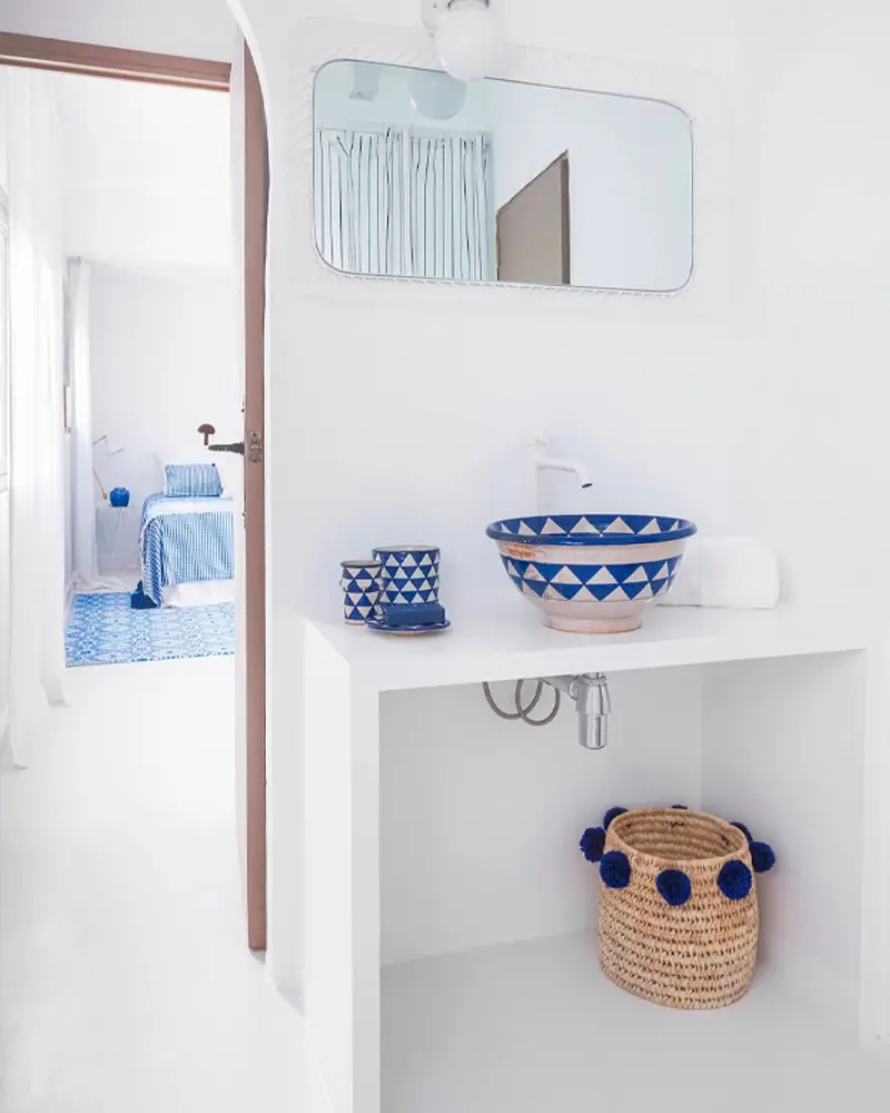 deco salle de bain bord de mer bleu blanc cyclades