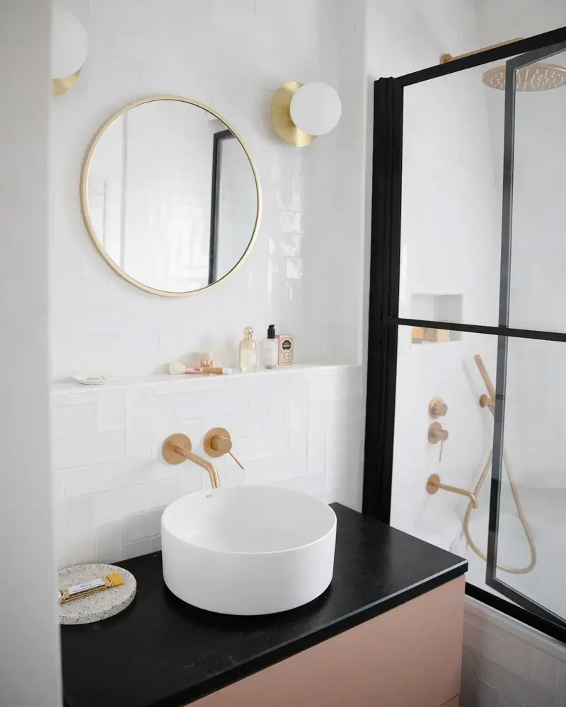 deco salle de bain moderne dore