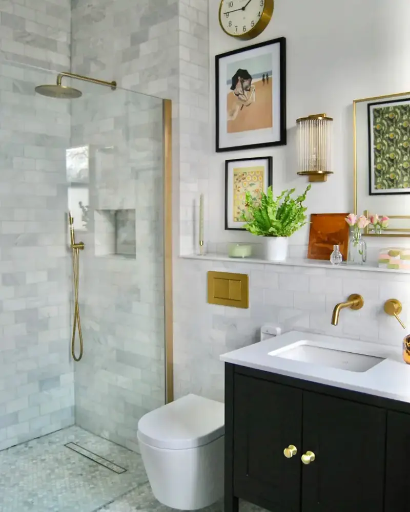 deco salle de bain chic dore noir