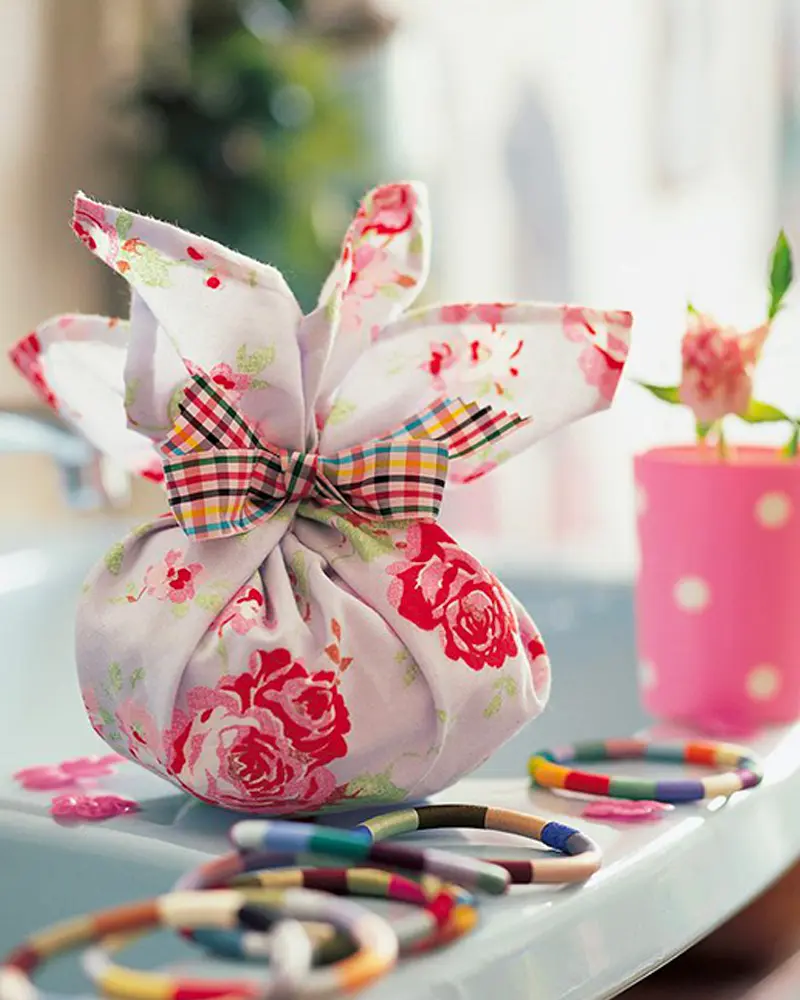 paquet cadeau tissu diy