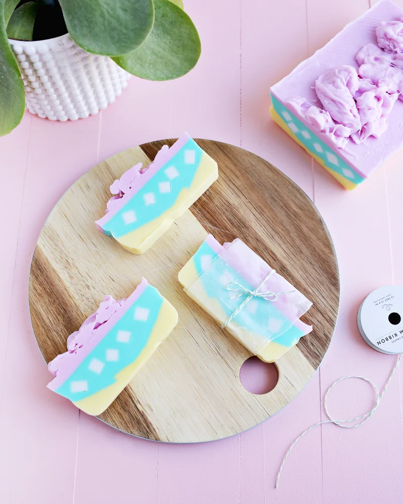 savon colore diy