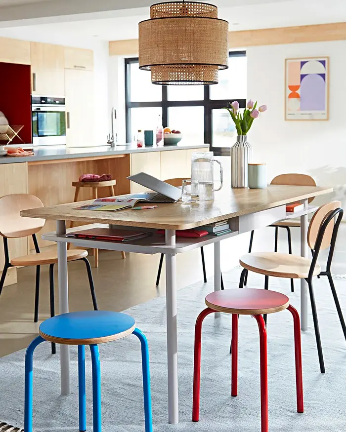 tabouret empilable rouge