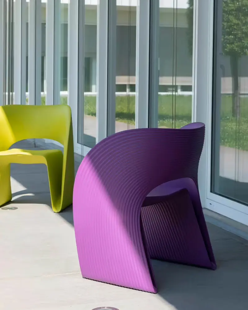 fauteuil violet moderne