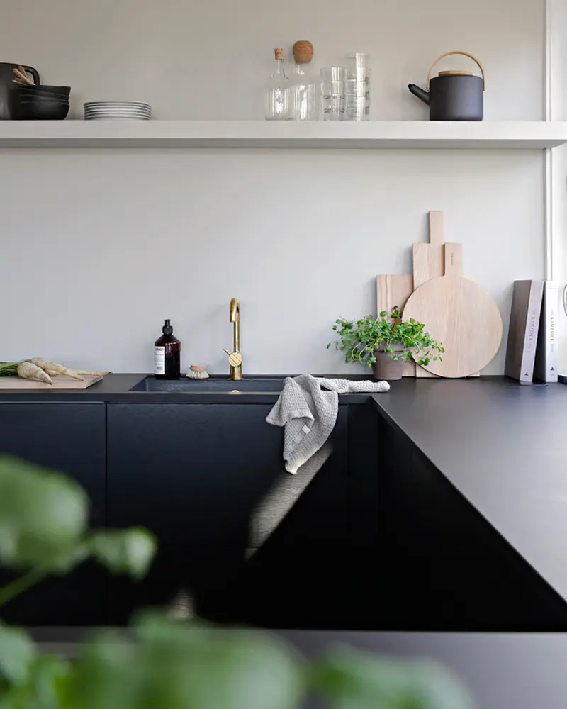 deco cuisine minimaliste moderne noire