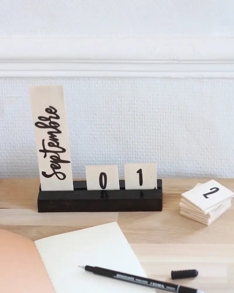 calendrier perpetuel moderne bois diy