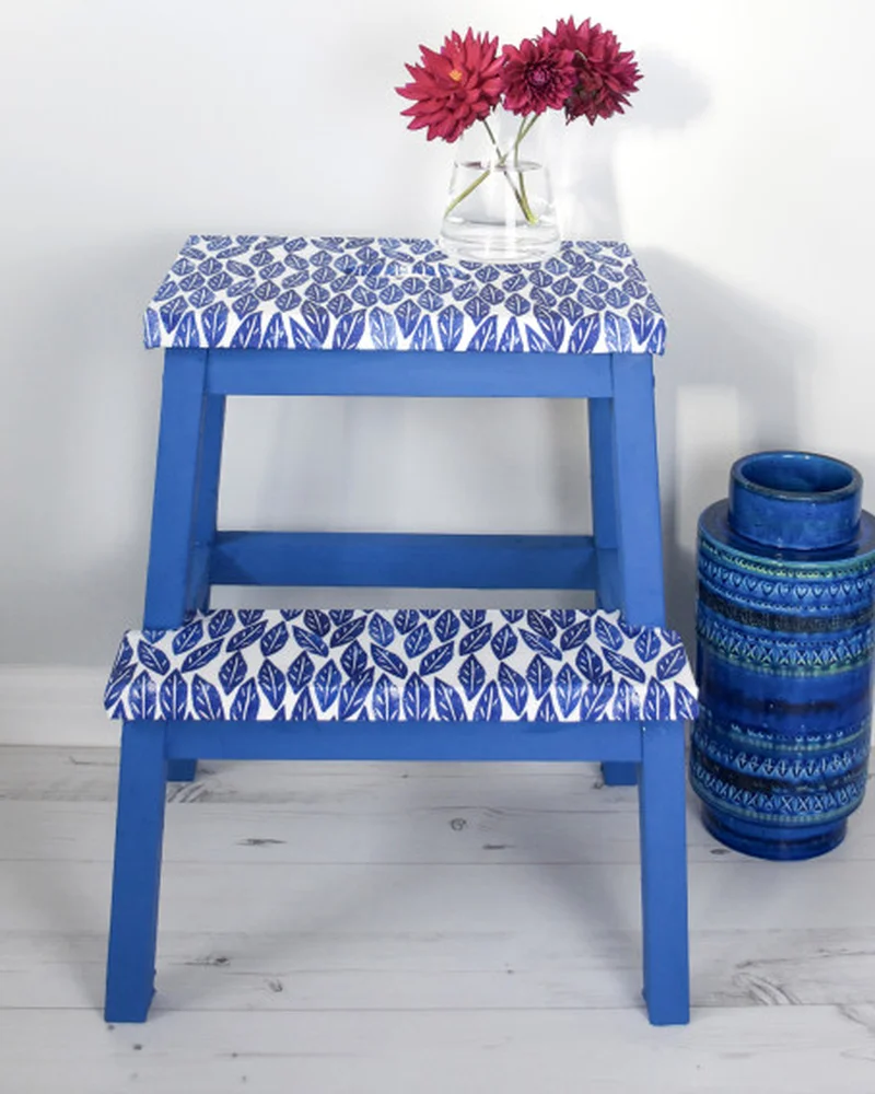 marche pied bekvam tissu motif ikea hack