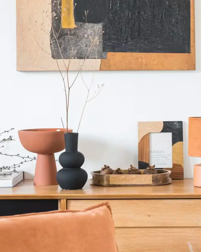 vase domolite noir