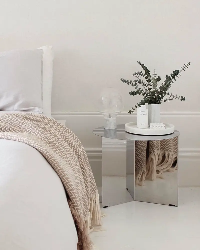 deco appartement minimaliste gris blanc chambre