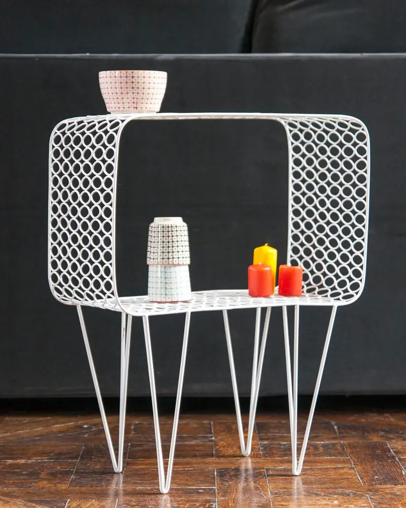 table appoint metal blanc