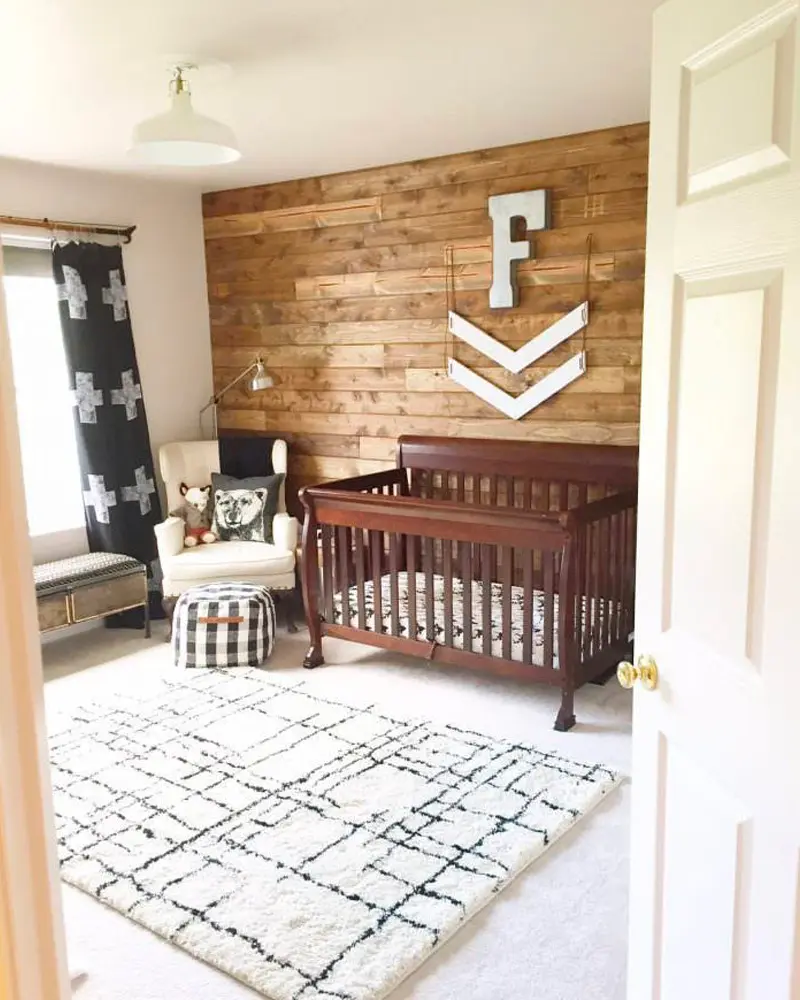 deco chambre bebe cabane bois mur