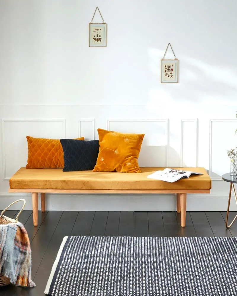 deco salon jaune moutarde noir