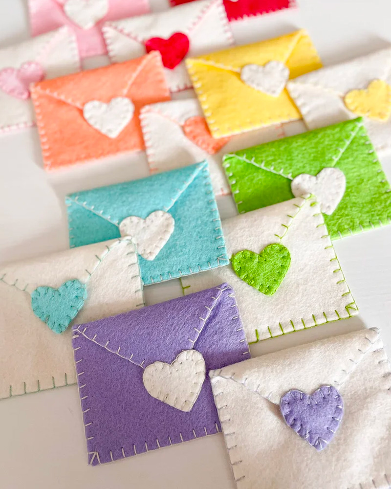 enveloppe feutrine diy coloree saint valentin